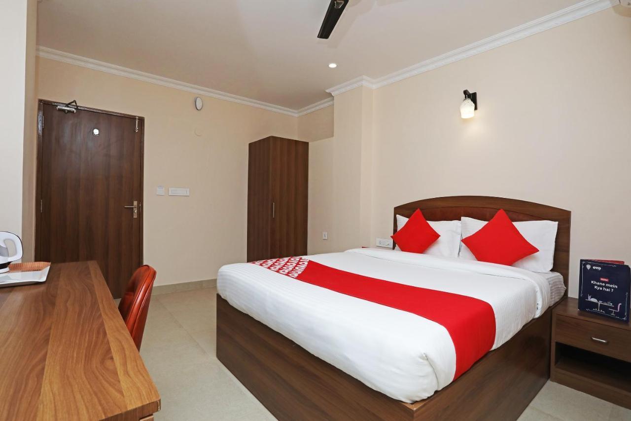Hotel Oyo 13528 Kumud Plaza à Bhubaneswar Extérieur photo