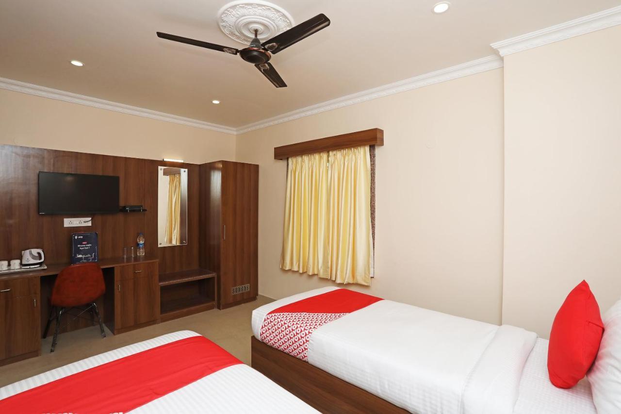 Hotel Oyo 13528 Kumud Plaza à Bhubaneswar Extérieur photo