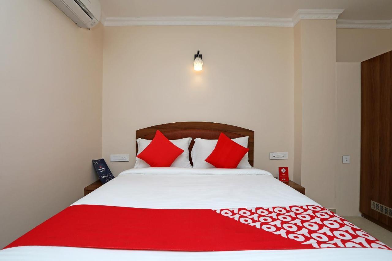Hotel Oyo 13528 Kumud Plaza à Bhubaneswar Extérieur photo