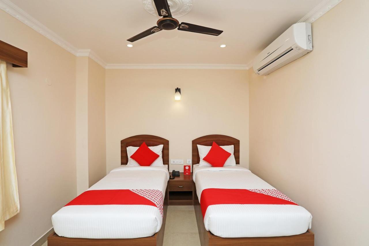 Hotel Oyo 13528 Kumud Plaza à Bhubaneswar Extérieur photo