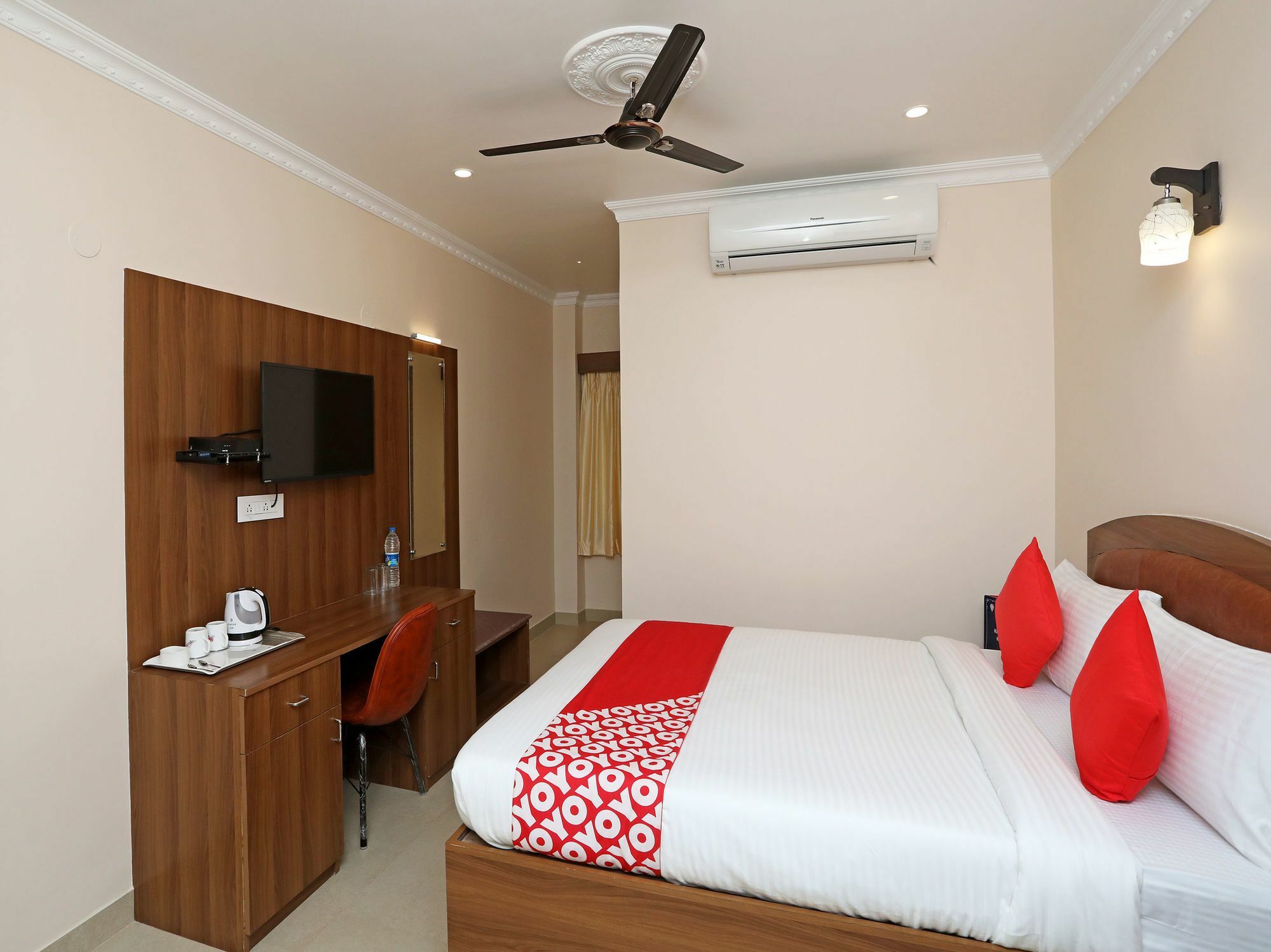Hotel Oyo 13528 Kumud Plaza à Bhubaneswar Extérieur photo